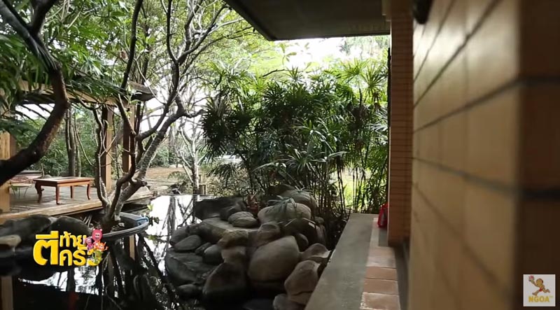 บ้านชาคริต แย้มนาม