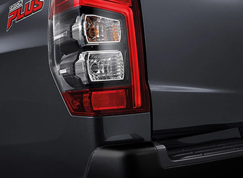 Mitsubishi Triton Mega Cab Plus 2022