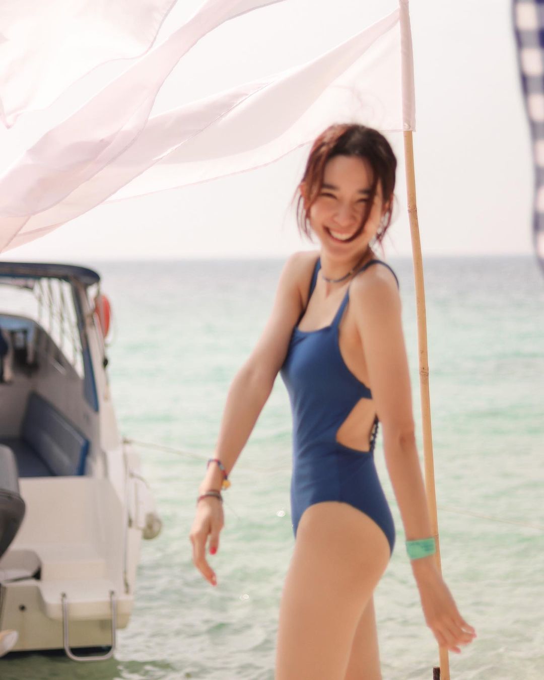 โม มนชนก