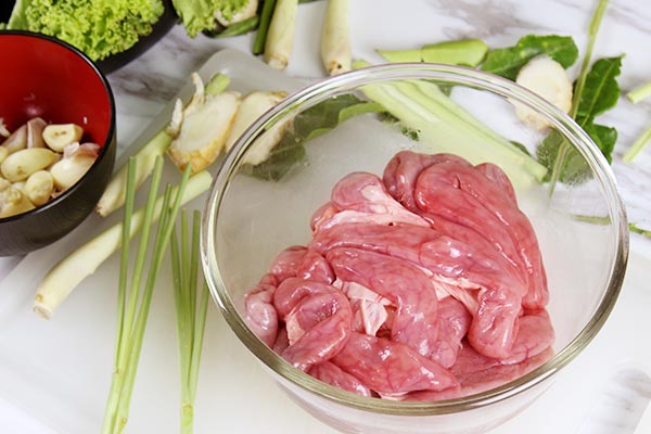 ไส้หมูทอดกรอบกระเทียม
