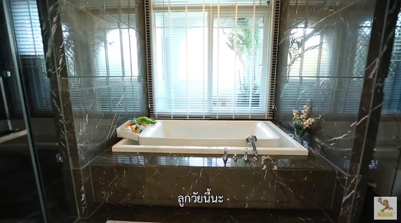 บ้าน เนย โชติกา