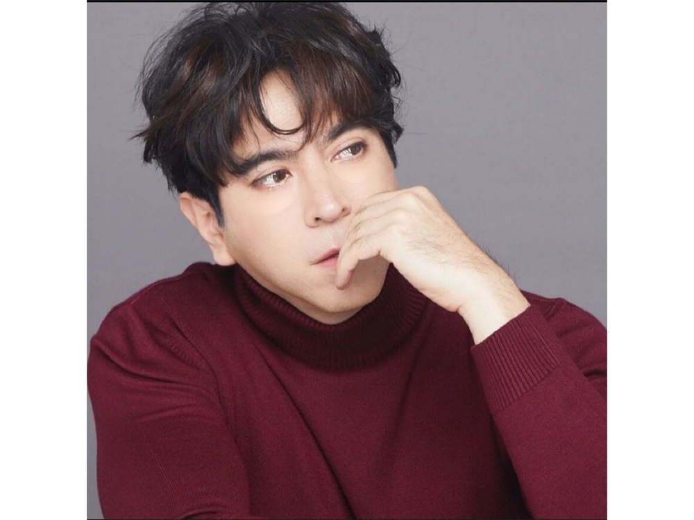 แซม ยุรนันท์