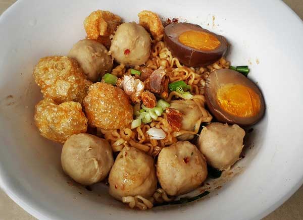 ก๋วยเตี๋ยวน้ำตกแห้ง