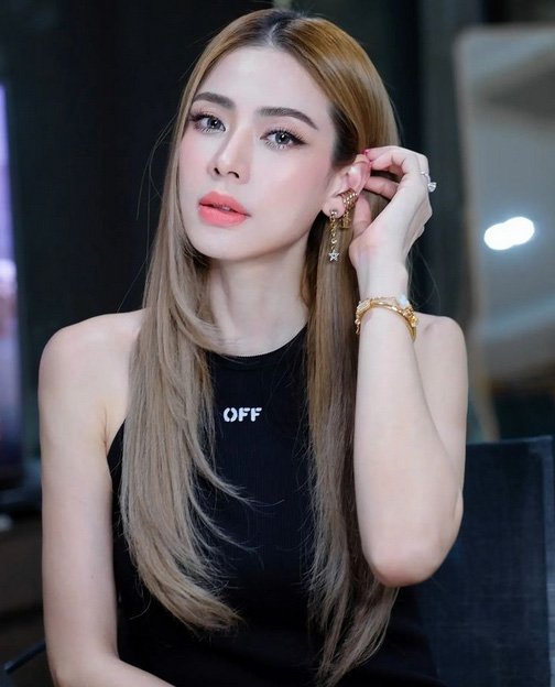 เอ๋ พรทิพย์