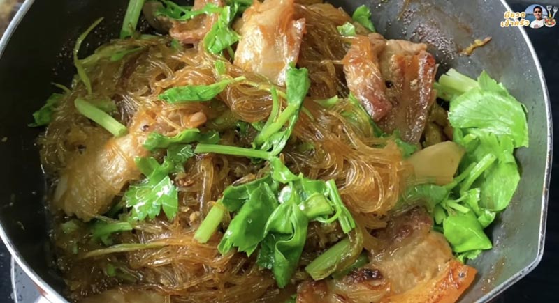 สามชั้นอบวุ้นเส้น