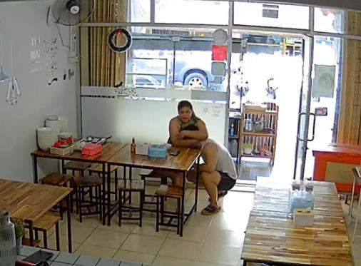 เปิดร้านขายโจ๊ก