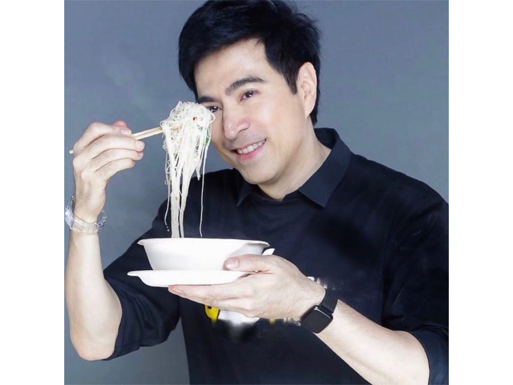 แซม ยุรนันท์