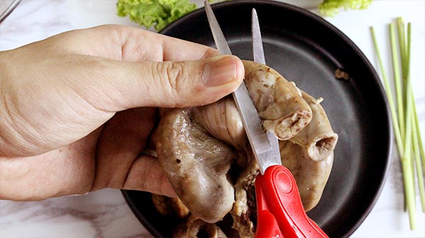 ไส้หมูทอดกรอบกระเทียม