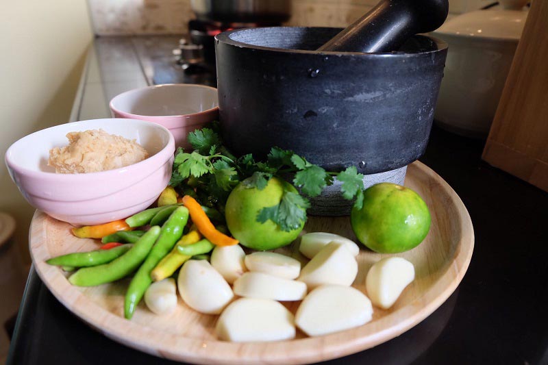 ปูไข่นึ่งนมสด