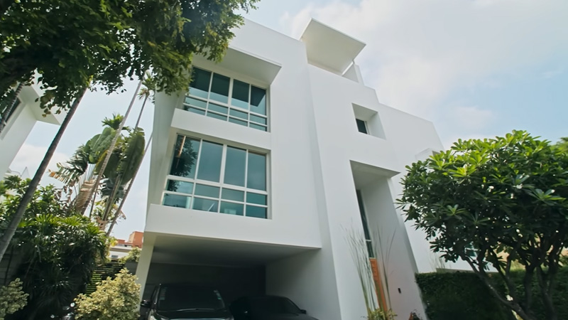 บ้าน เก๋ ชลลดา