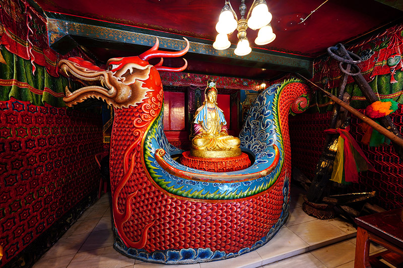 ศาลเจ้าแม่สร้อยดอกหมาก วัดพนัญเชิงวรวิหาร จังหวัดพระนครศรีอยุธยา