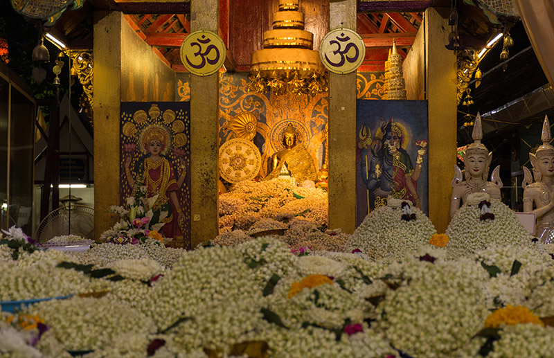 หลวงพ่อทันใจ วัดพระธาตุดอยคำ จังหวัดเชียงใหม่