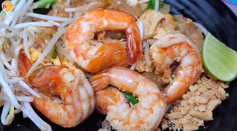 ผัดไทยกุ้งสด