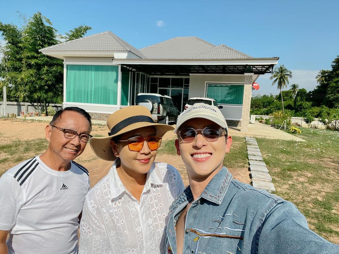 เจมส์ จิรายุ