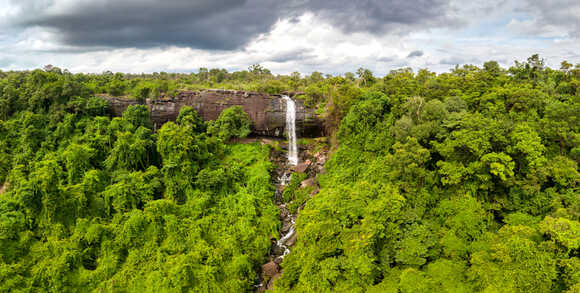 วนอุทยานน้ำตกผาหลวง เปิดท่องเที่ยว 2568 น้ำตกผาหลวง