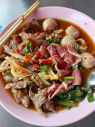 ก๋วยเตี๋ยวเนื้อบุฟเฟต์