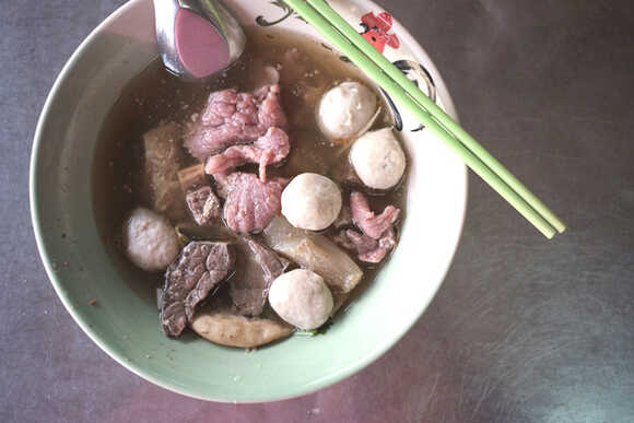 เที่ยวตามแนวรถไฟฟ้า