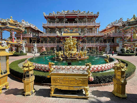 วิหารเทพสถิตพระกิติเฉลิม (ศาลเจ้าหน่าจาซาไท้จื้อ) จังหวัดชลบุรี