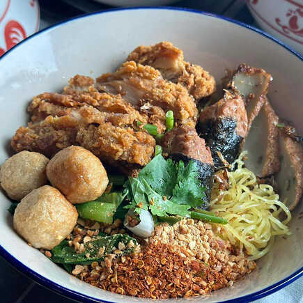 ก๋วยเตี๋ยวเนื้อบุฟเฟต์