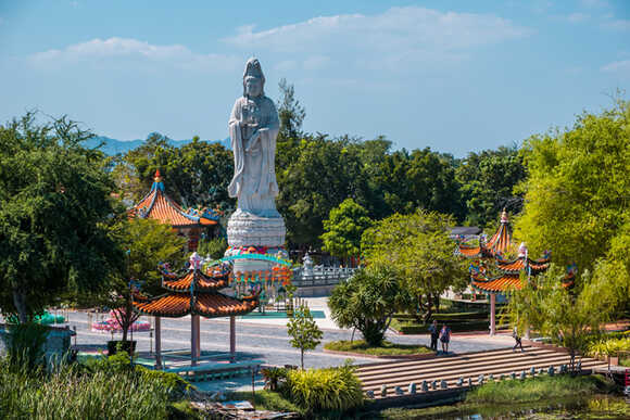วิหารพระโพธิสัตว์กวนอิม มูลนิธิกวงอิมสุนทรธรรม จังหวัดกาญจนบุรี