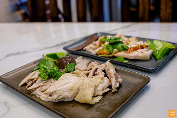 ร้านข้าวมันไก่เจี๊ยะโกยปึ่ง วัดแก่งขนุน สระบุรี