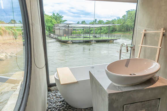 The Tryst River Kwai ที่พักกาญจนบุรีริมน้ำ