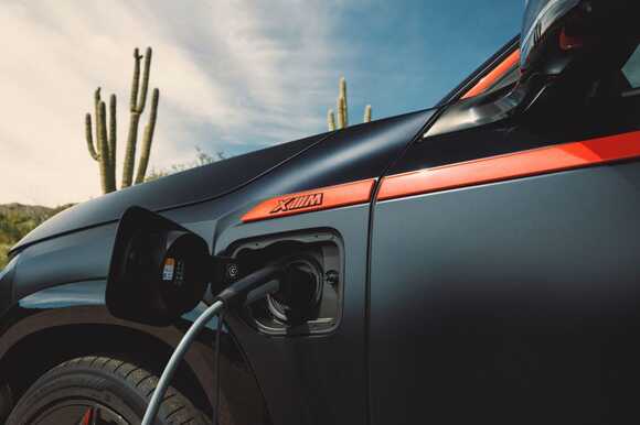 bmw xm label red
