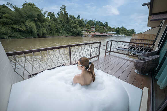 ที่พักริมน้ำกาญจนบุรี 2566
