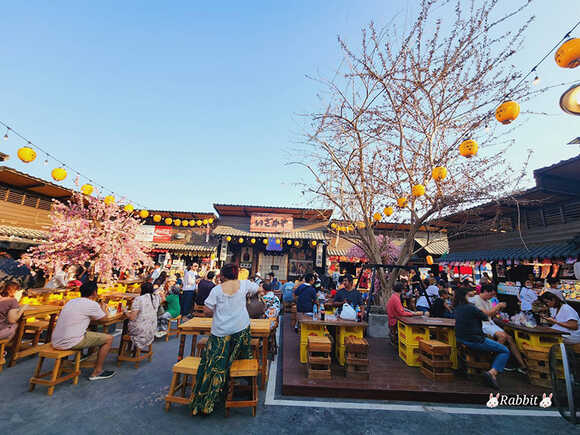 ตลาดปลาบางแสน