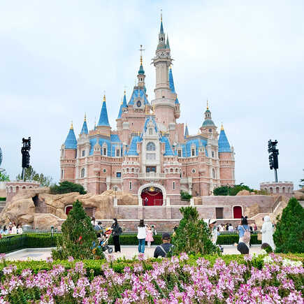 ปราสาทเจ้าหญิงดิสนีย์ในดิสนีย์แลนด์เซี่ยงไฮ้ หรือ Enchanted Storybook Castle