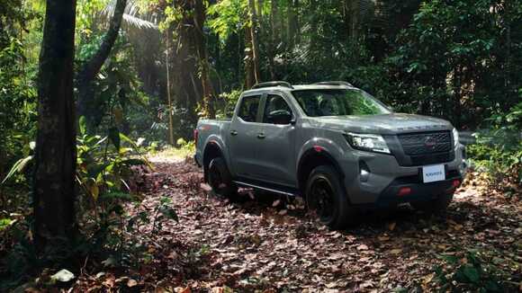 nissan navara 2024